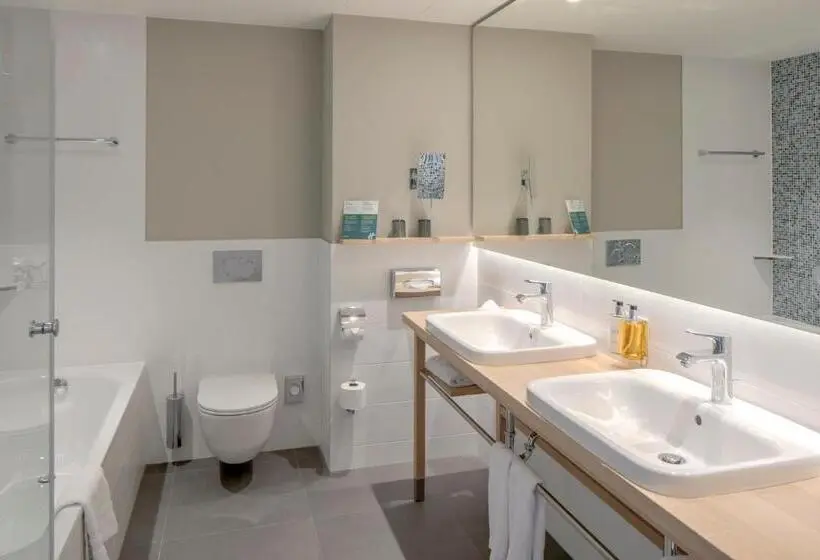 キングサイズベッドのスイートルーム, Holiday Inn Gdansk   City Centre, An Ihg