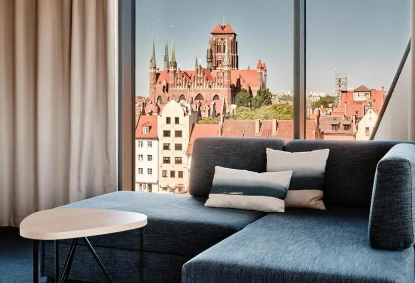 キングサイズベッドのスイートルーム, Holiday Inn Gdansk   City Centre, An Ihg