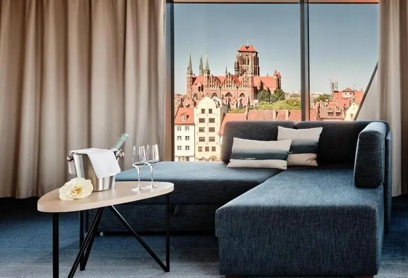 キングサイズベッドのスイートルーム, Holiday Inn Gdansk   City Centre, An Ihg