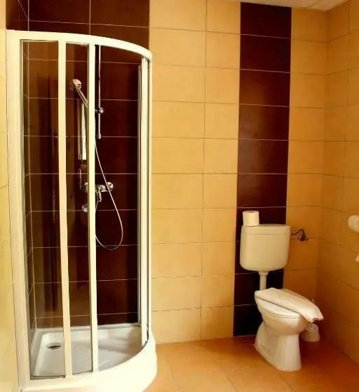 Habitación Triple Estándar, Bf