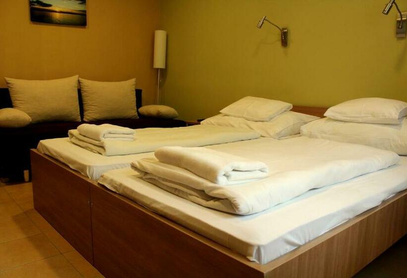 Standard Trippelrum, Bf