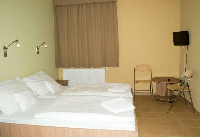 Standard Trippelrum, Bf