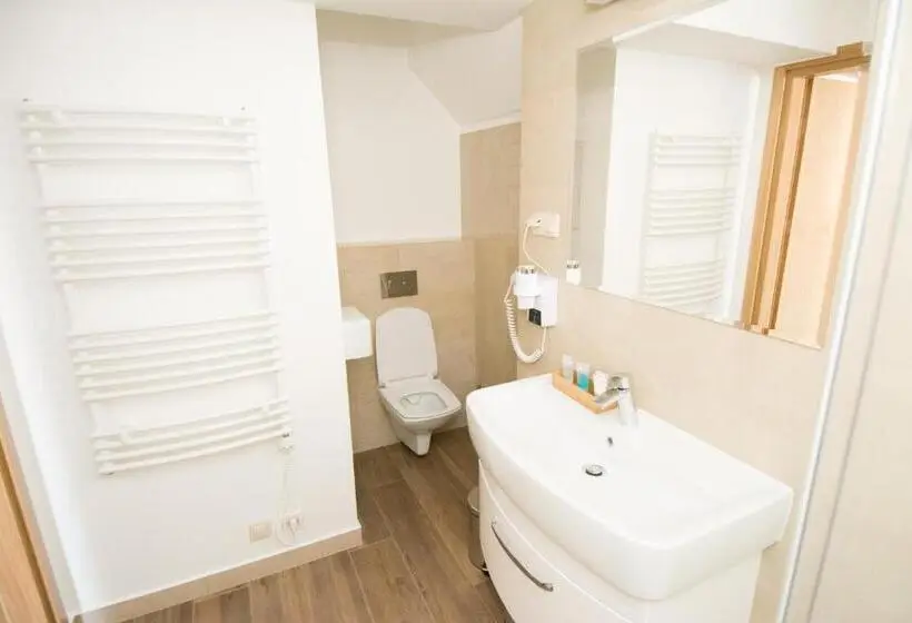 スタンダード４人部屋, Provincja Winebar & Rooms