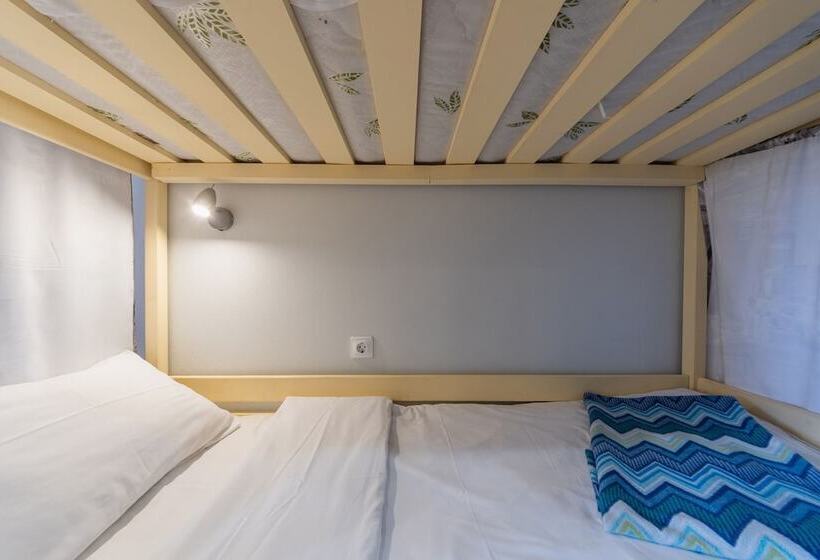 اتاق خانوادگی, Star Home Hostel