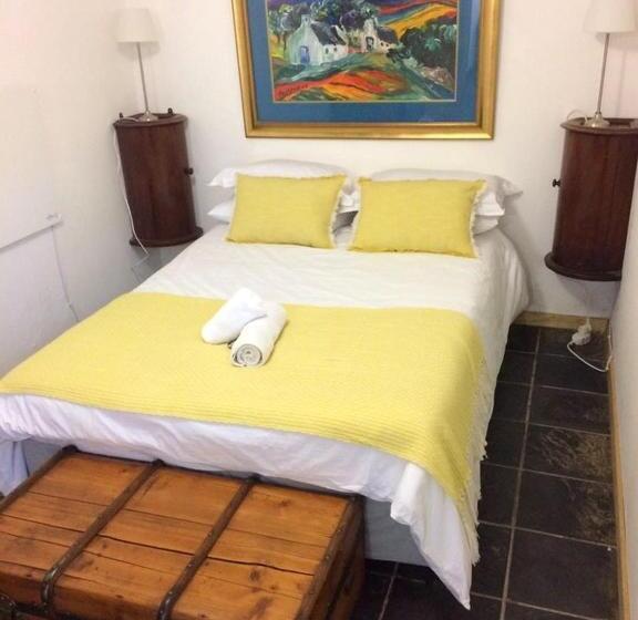 اتاق استاندارد با چشم‌انداز استخر, Sandton Farmhouse