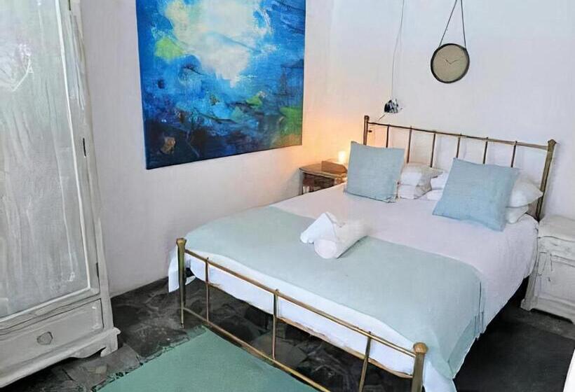 اتاق استاندارد با سرویس بهداشتی مشترک, Sandton Farmhouse