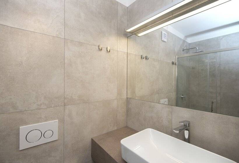 חדר אקונומי, Vila Alpina