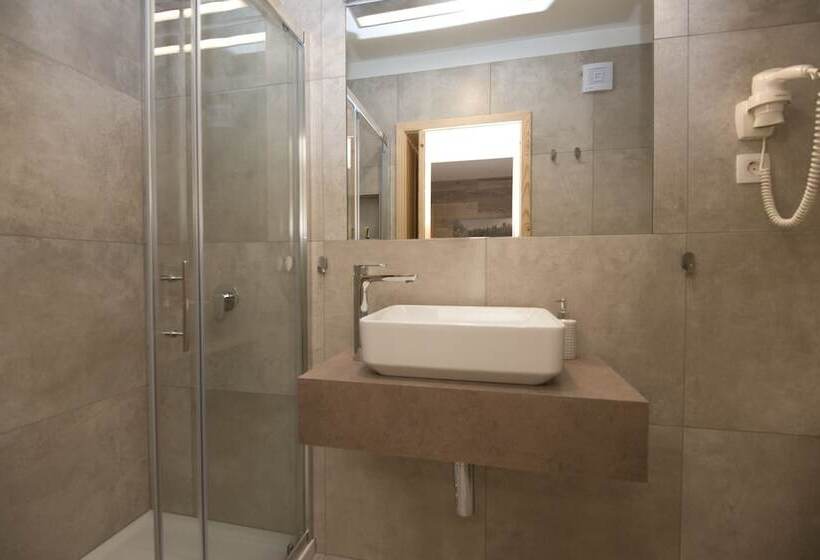 חדר אקונומי, Vila Alpina