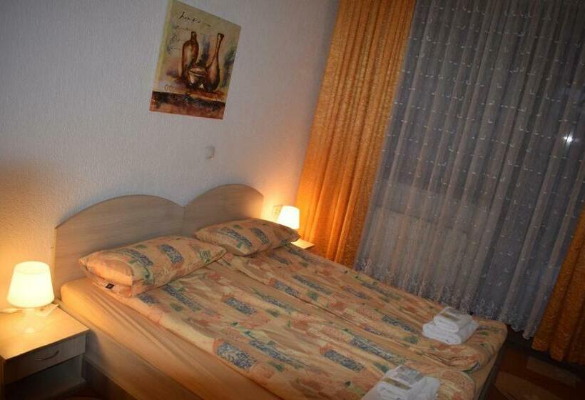 חדר סטנדרט עם מרפסת, Mamin Kolio