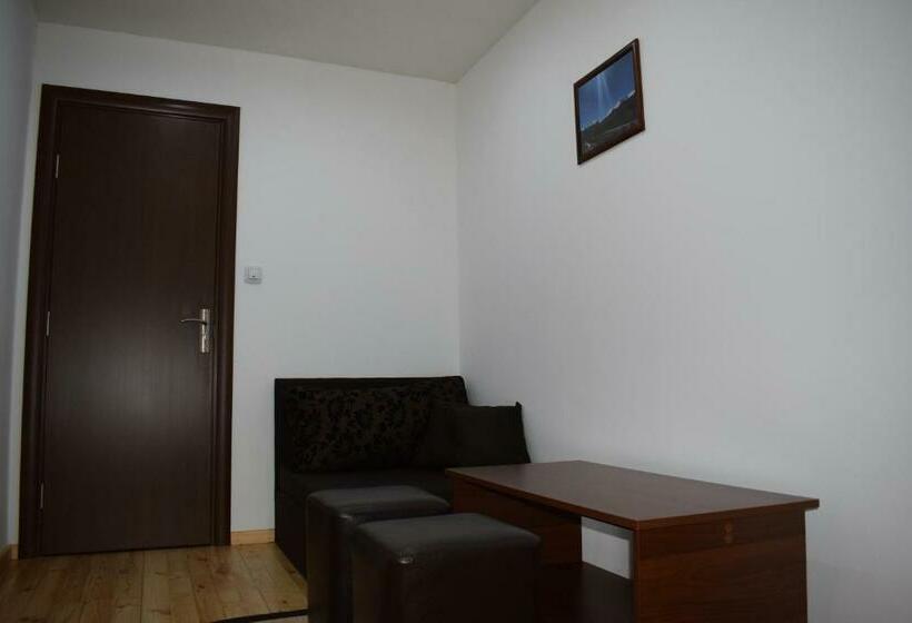 דירה בת חדר שינה 1 עם מרפסת, Mamin Kolio