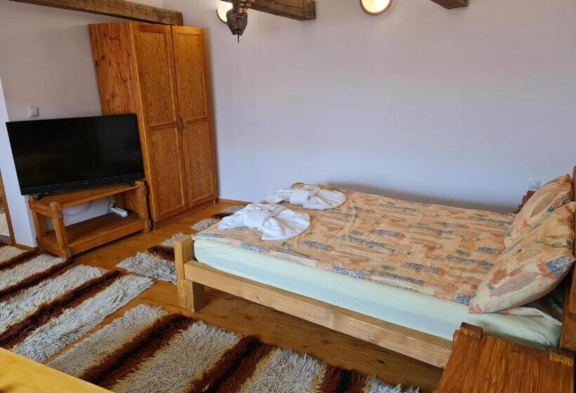 סטודיו סטנדרטי נוף לגינה, Mamin Kolio