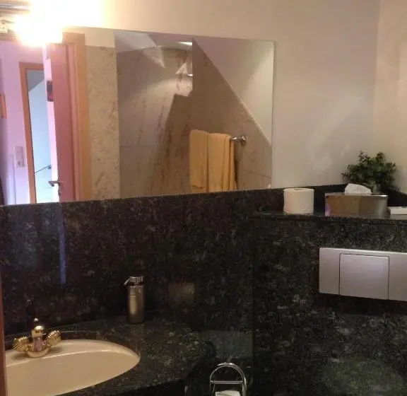 デラックスルーム, Marktplatzhotel Restaurant Tafelspitz