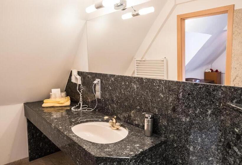 Номер Deluxe, Marktplatzhotel Restaurant Tafelspitz