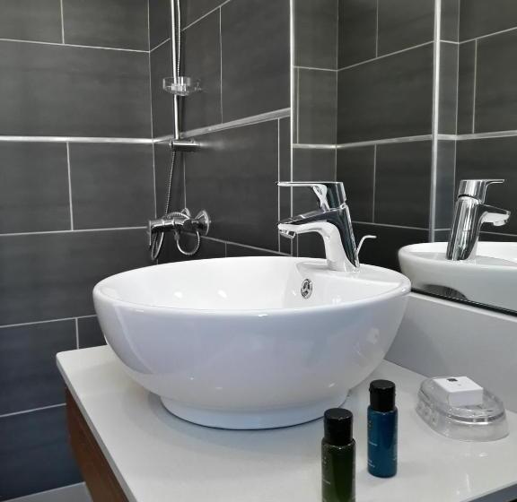 استودیوی استاندارد, Villa Clémence