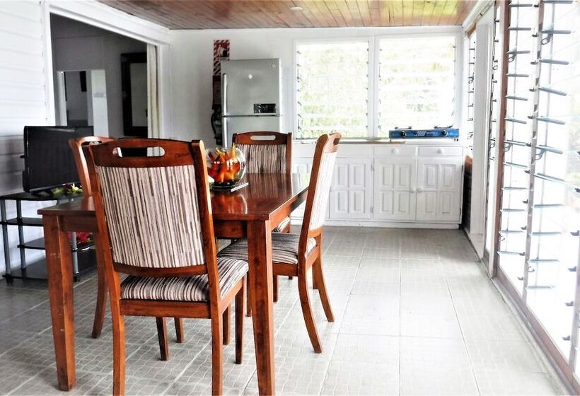 سوئیت خانواده 2 خوابه, Makaira Resort