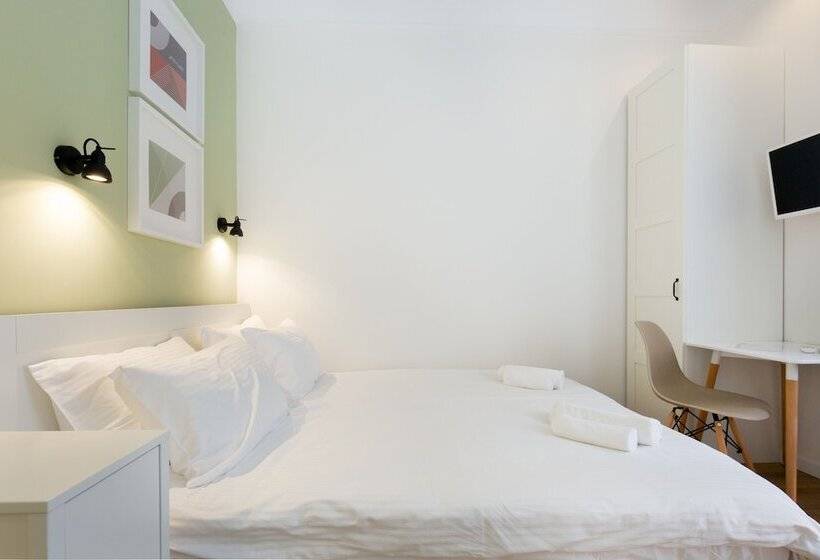 ダブルベッドのスタンダードスタジオ, Dinostratus House