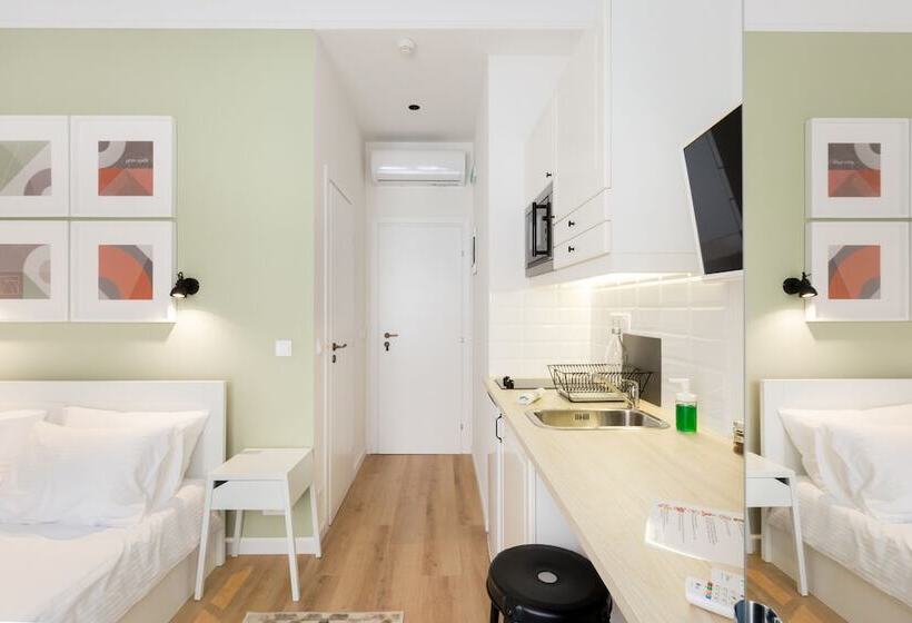 ダブルベッドのスタンダードスタジオ, Dinostratus House