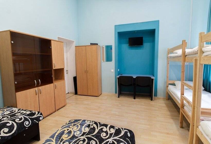 اتاق خانوادگی, Katharina Hostel