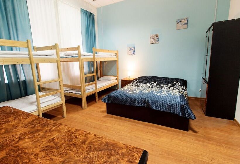 اتاق خانوادگی, Katharina Hostel