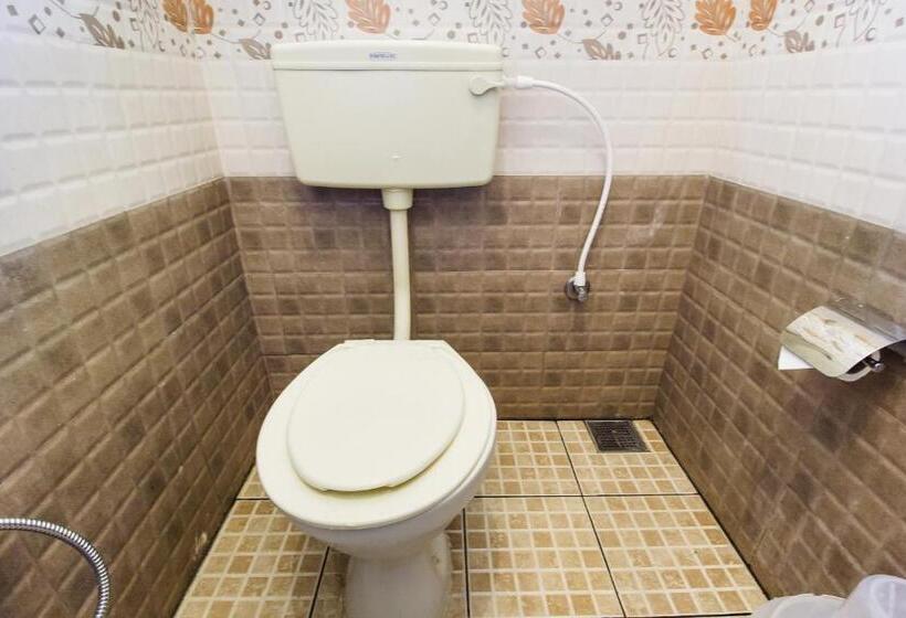 חדר דלוקס, Fabexpress Grand Castle Hill Resorts   Ooty Lake   800m