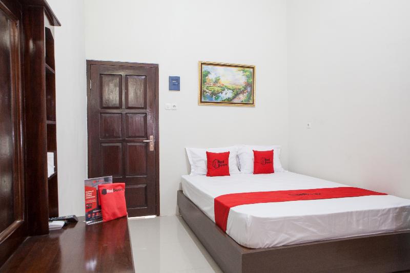 Номер Стандарт, Reddoorz Near Banyuwangi Baru Station