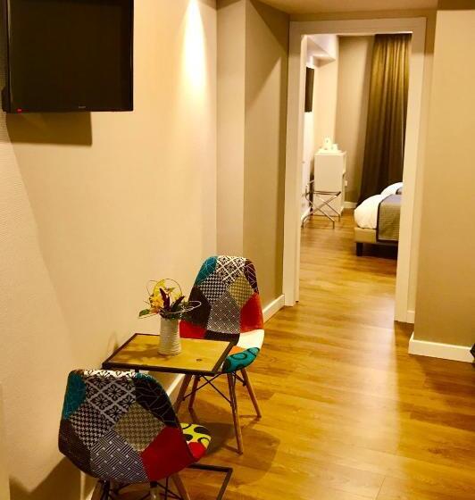 标准三人间, Home 146