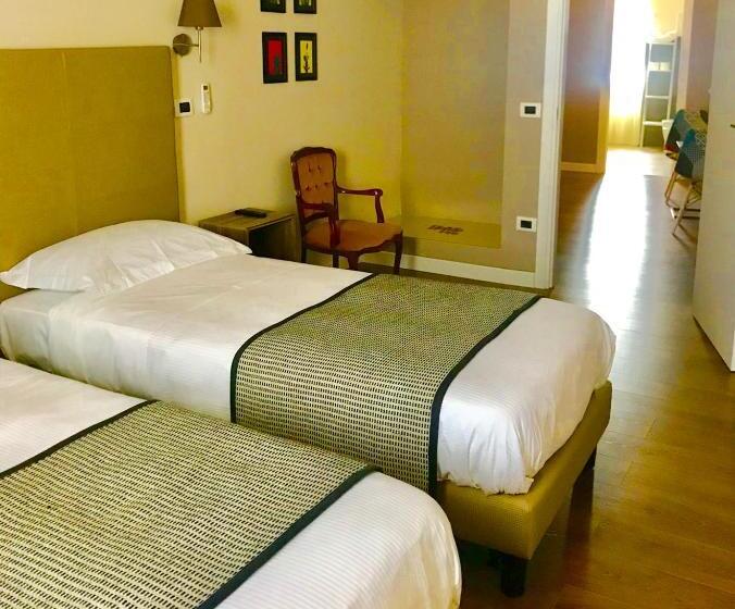 标准三人间, Home 146