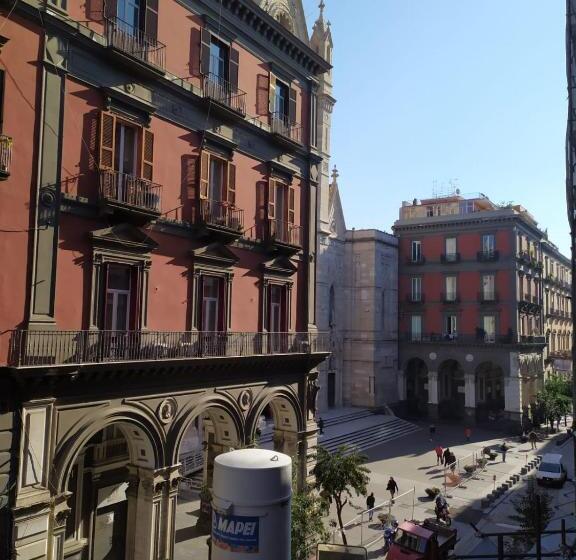 اتاق لوکس با بالکن, Bruno's Historic Home