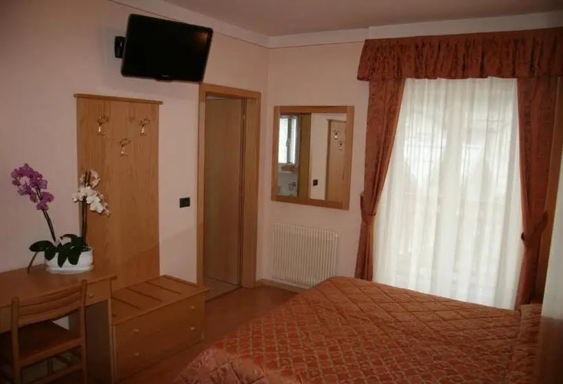 バルコニー付きスタンダードルーム, Dolomiti Hotel Olimpia