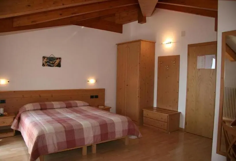 バルコニー付きスタンダードルーム, Dolomiti Hotel Olimpia