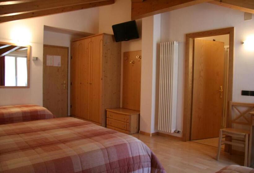 스탠다드 트리플 발코니 룸, Dolomiti Hotel Olimpia
