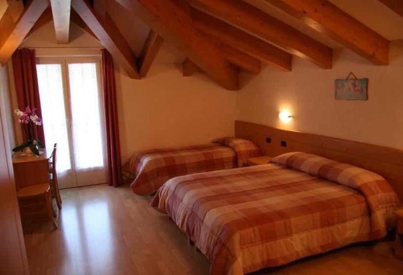 스탠다드 트리플 발코니 룸, Dolomiti Hotel Olimpia