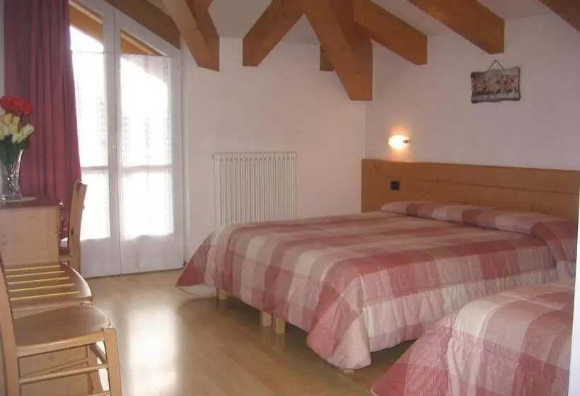 バルコニー付スタンダード４ベッドルーム, Dolomiti Hotel Olimpia