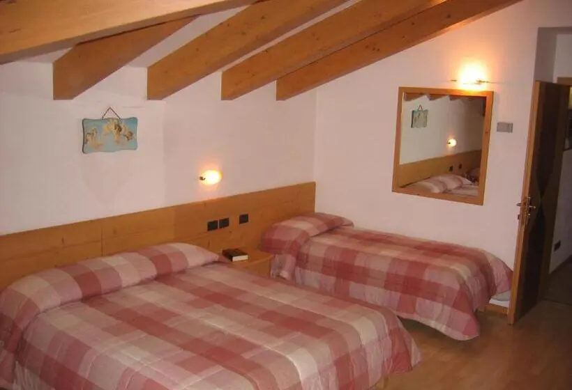 バルコニー付スタンダード４ベッドルーム, Dolomiti Hotel Olimpia