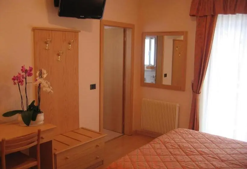 バルコニー付スタンダード４ベッドルーム, Dolomiti Hotel Olimpia