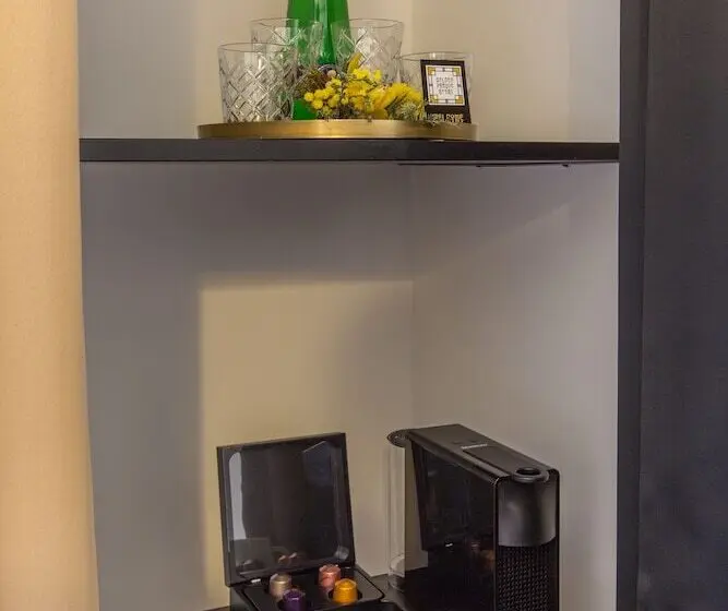 اتاق لوکس با بالکن, Golden Prague Rooms