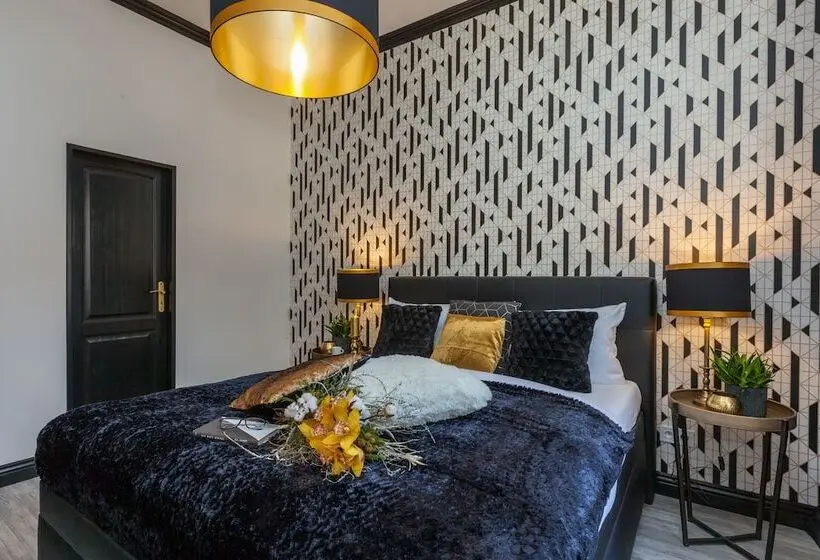 اتاق سوپریور با بالکن, Golden Prague Rooms