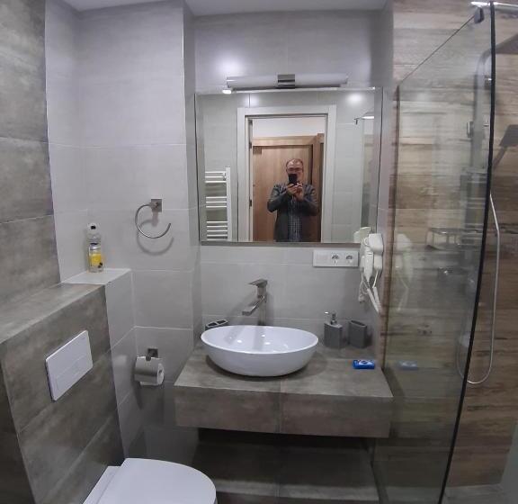 اتاق خانوادگی با چشمانداز کوه, New Gudauri Loft1