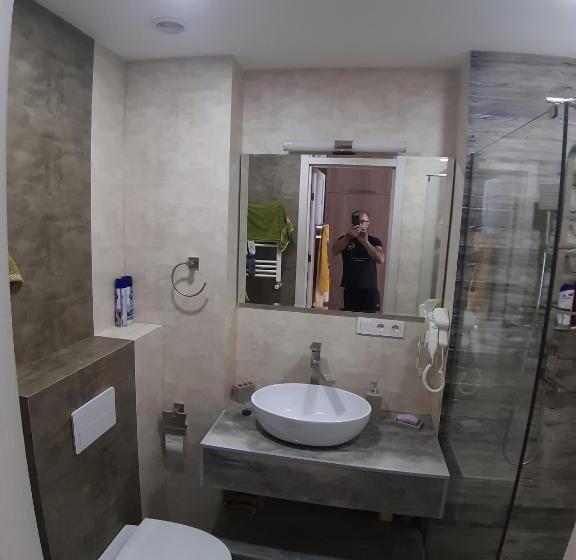 اتاق خانوادگی با چشمانداز کوه, New Gudauri Loft1