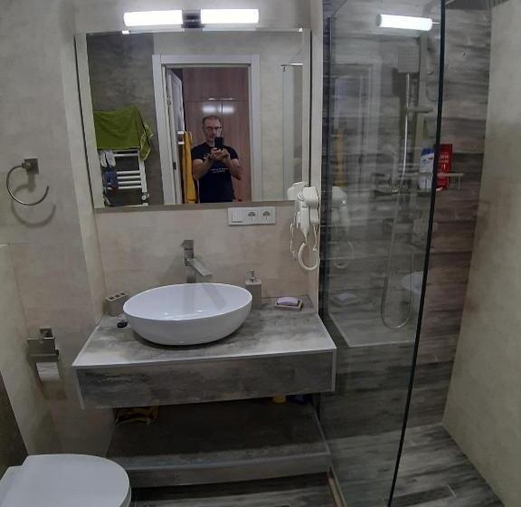 اتاق خانوادگی با چشمانداز کوه, New Gudauri Loft1