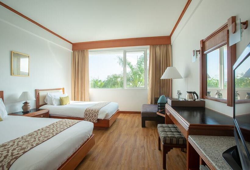 Номер Deluxe, Centara Life Hotel Mae Sot