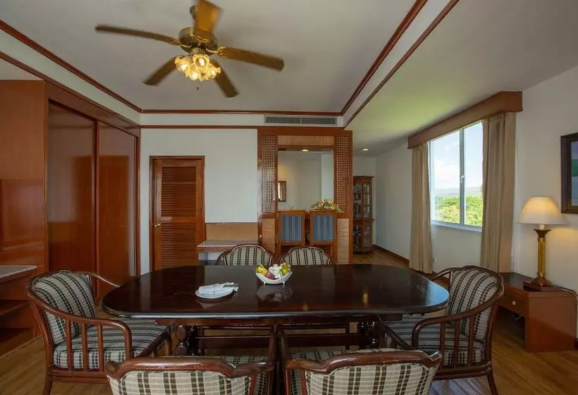 سوییت اجرایی, Centara Life Hotel Mae Sot