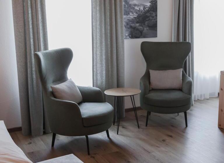 Standard 3 Pers. Værelse, Baer & Post Zernez