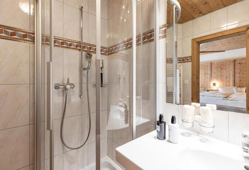 Standard 3 Pers. Værelse, Baer & Post Zernez