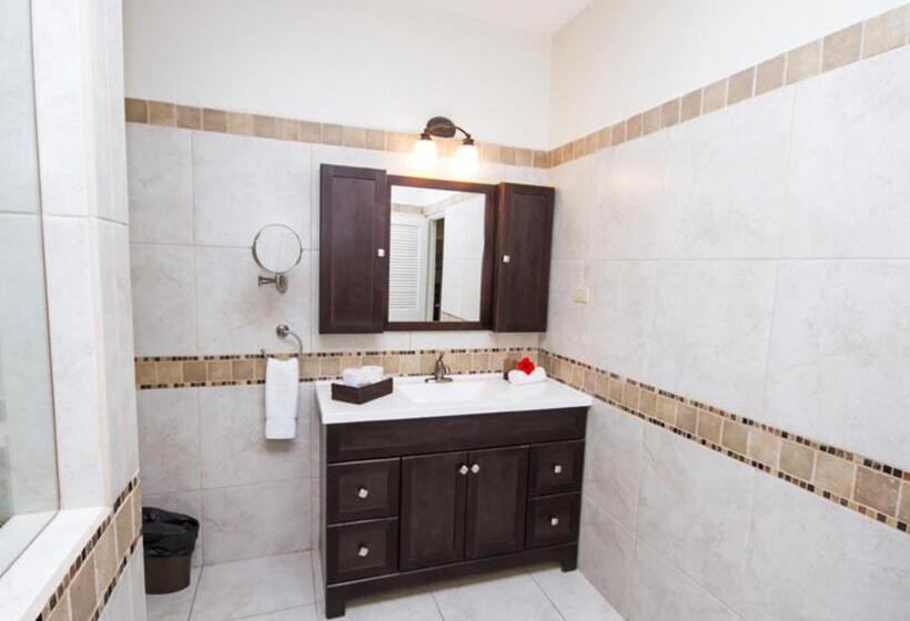 بانگلوی استاندارد با چشمانداز دریا, Blue Waters Inn