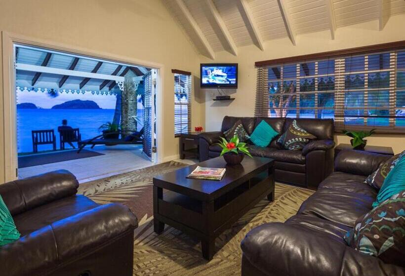 بانگلوی استاندارد 2 خوابه, Blue Waters Inn