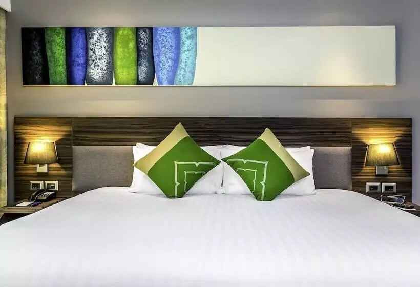 اتاق استاندارد با تخت بزرگ, Holiday Inn Resort Phuket Karon Beach, An Ihg