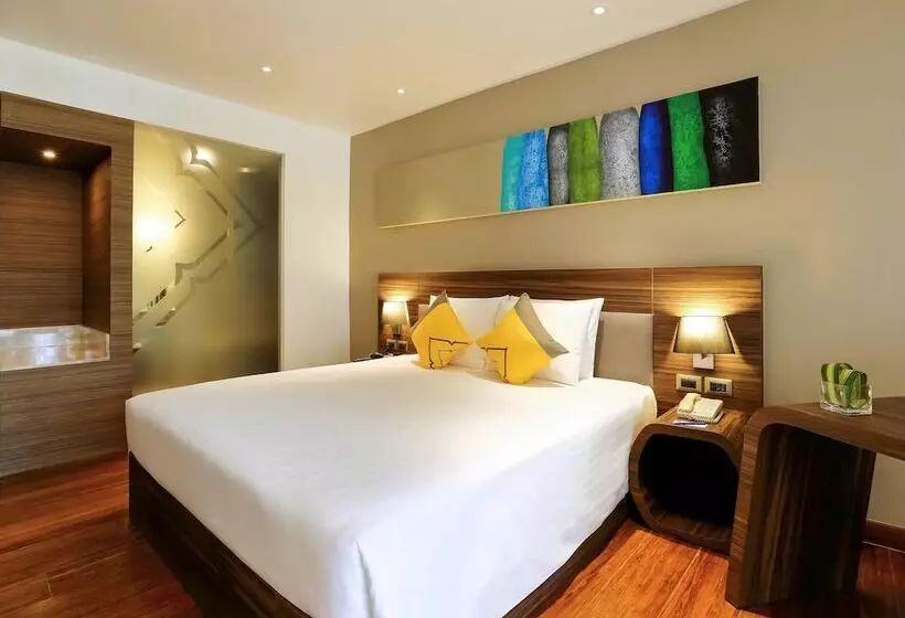 اتاق استاندارد با تخت بزرگ, Holiday Inn Resort Phuket Karon Beach, An Ihg
