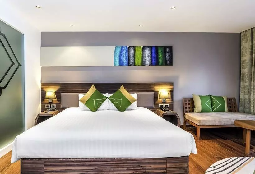 اتاق لوکس با تخت بزرگ, Holiday Inn Resort Phuket Karon Beach, An Ihg