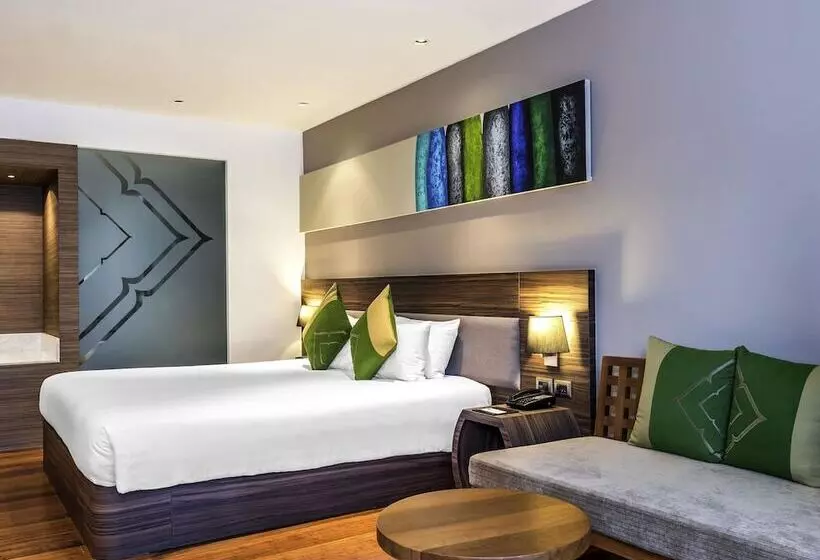 اتاق لوکس با تخت بزرگ, Holiday Inn Resort Phuket Karon Beach, An Ihg